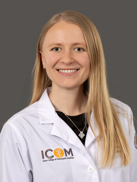 Juliana Madej, OMS II 